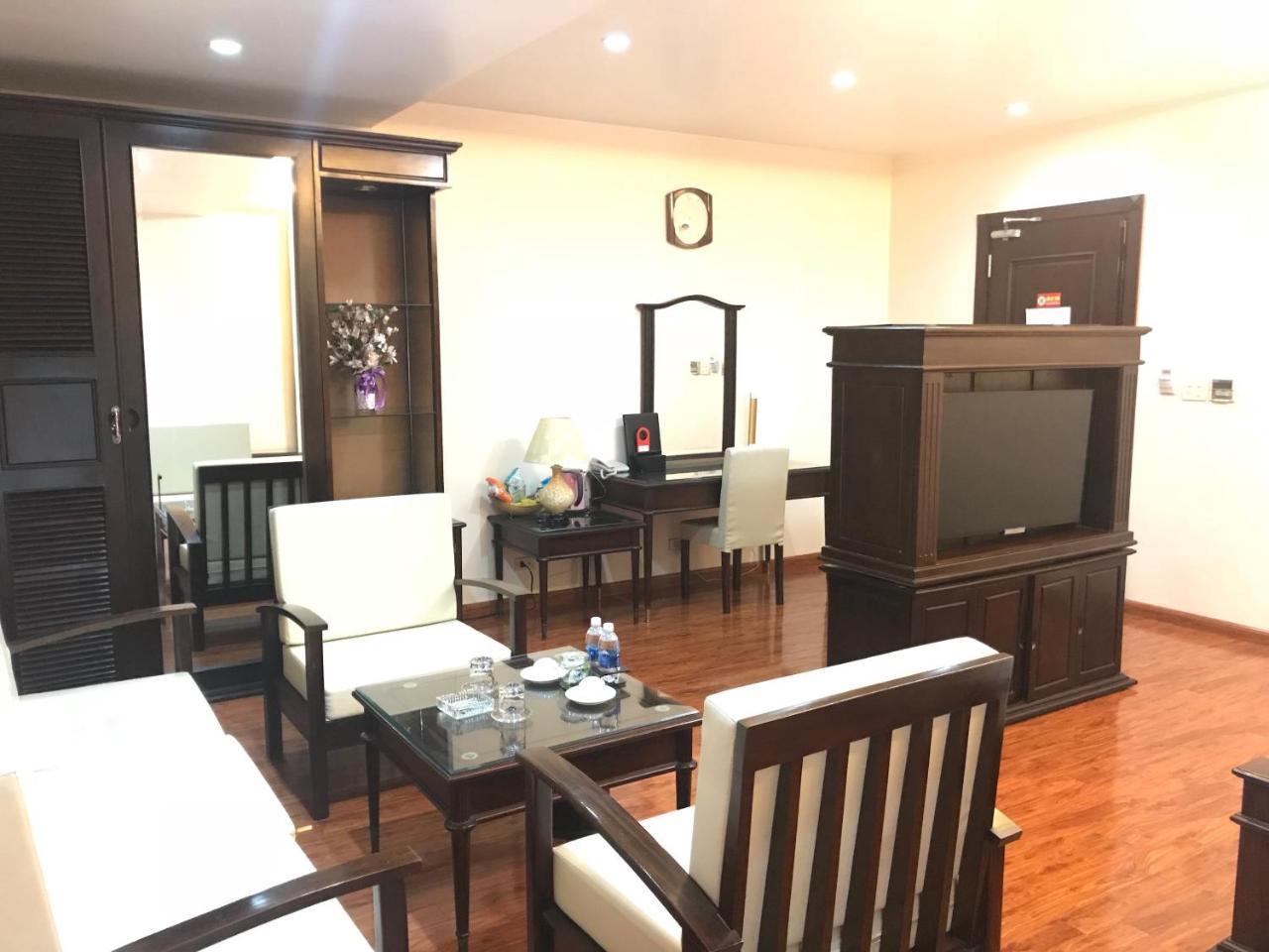 Lakeside 2 Hotel Nam Dinh Nhu Thuc Exterior photo
